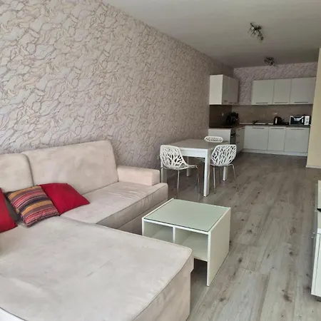 In South Bay With Parking Apartment *
